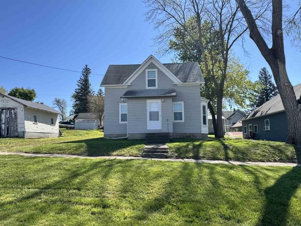 112 Summit St, Pierson, IA 51048