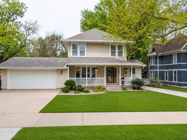 909 Central Ave SW, LeMars, IA 51031