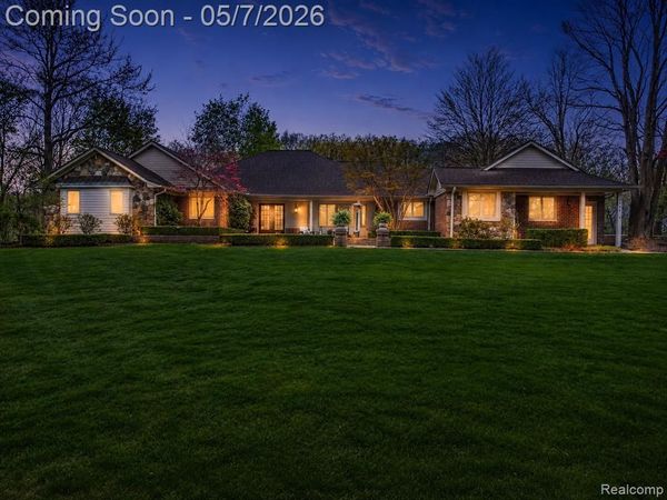 5300 Old Mill Road, Rochester, MI 48306