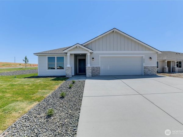 320 N Montana Street , Moses Lake, WA 98837