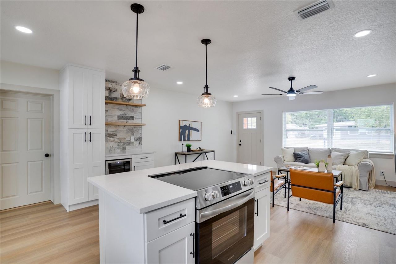 1950 75th Street N, Saint Petersburg, FL 33710 Photo