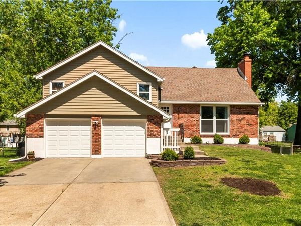 8212 E 134th Terrace, Grandview, MO 64030