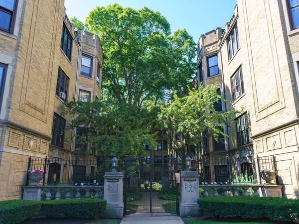 1217 W Lunt Avenue , Unit 2A, Chicago, IL 60626