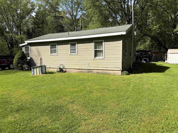 6550 E 725 North Road, Monterey, IN 46960