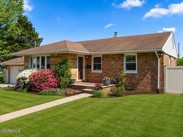 31 Stevens Road, Edison, NJ 08817