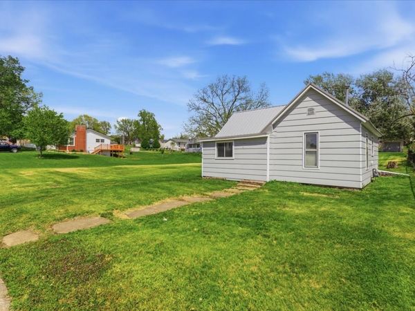 610 Center Street, Grinnell, IA 50112