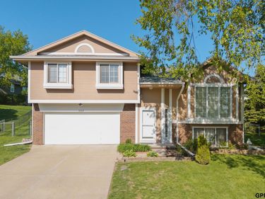 8208 S 67 Street , La Vista, NE 68128