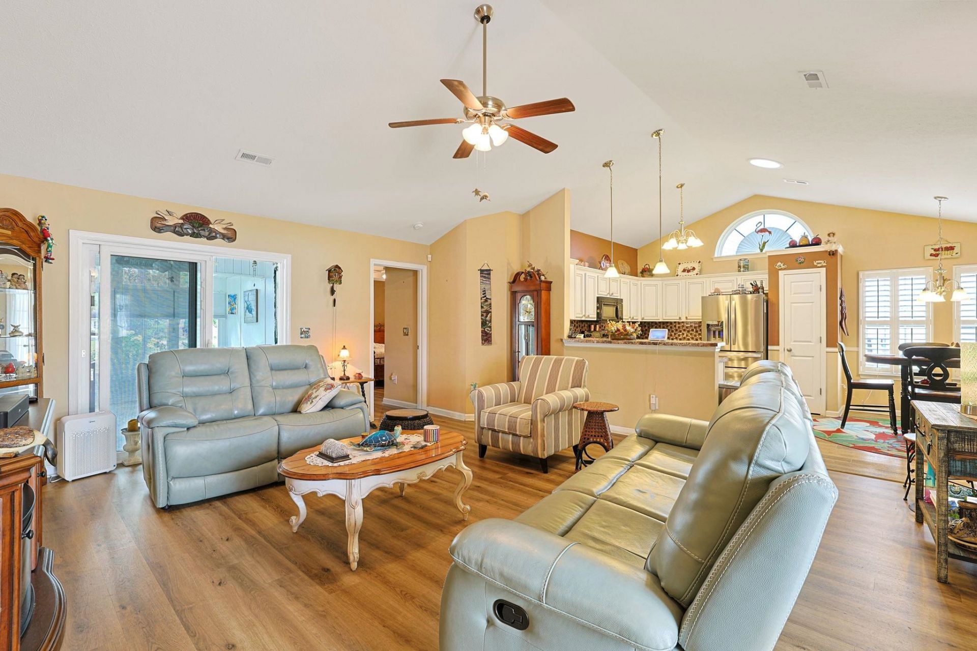 504 Cottage Oaks Circle Photo 4