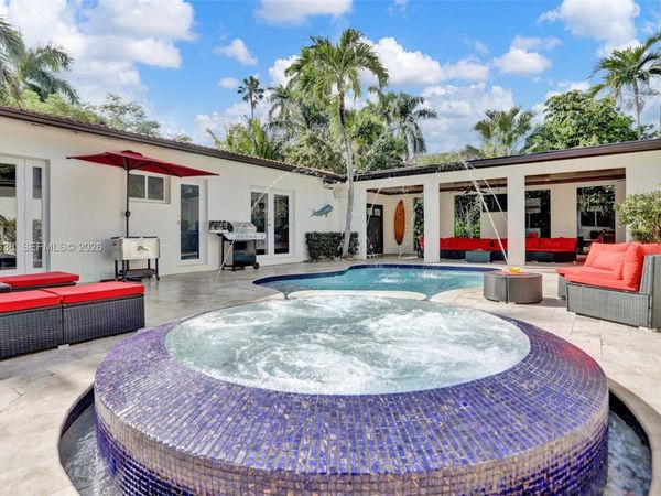 1017 Tyler St, Hollywood, FL 33019