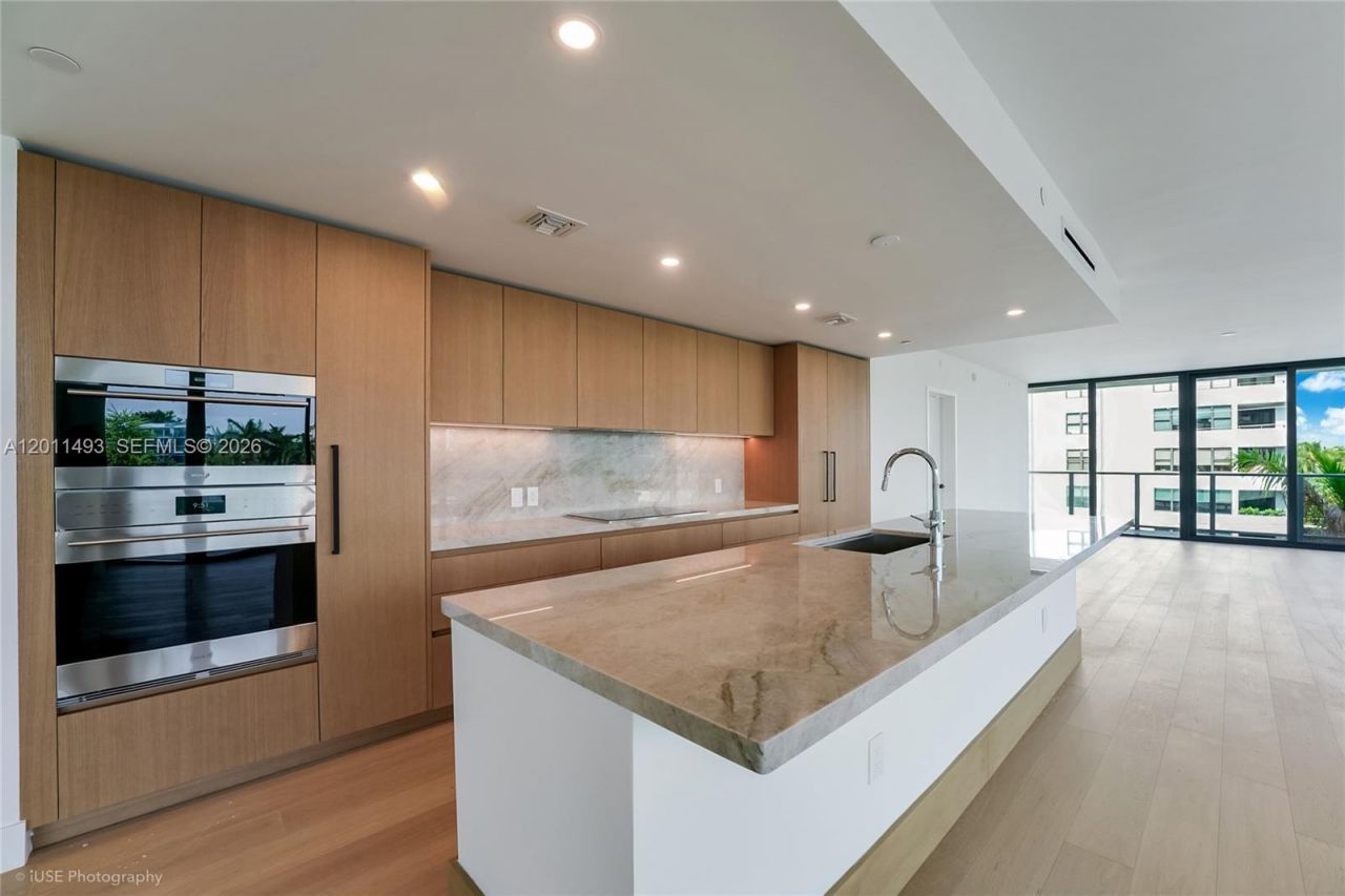 1177 Kane Concourse, Unit 405, Bay Harbor Islands, FL 33154 Photo