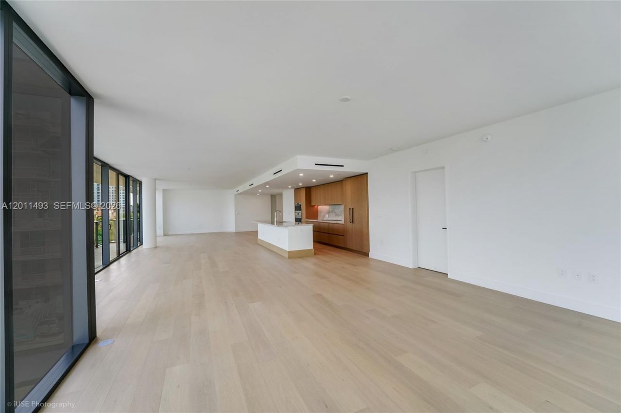 1177 Kane Concourse, Unit 405, Bay Harbor Islands, FL 33154 Photo
