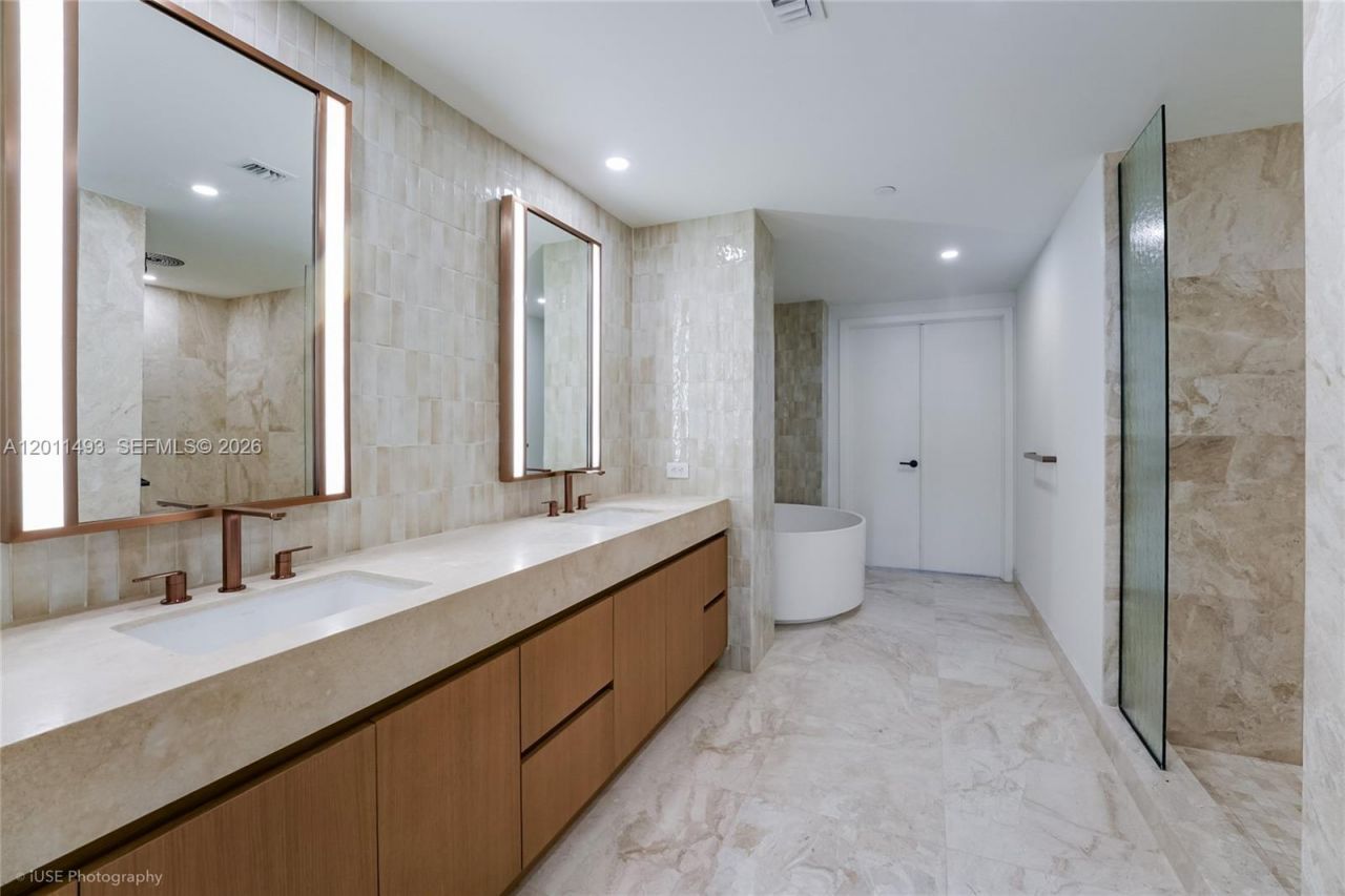 1177 Kane Concourse, Unit 405, Bay Harbor Islands, FL 33154 Photo