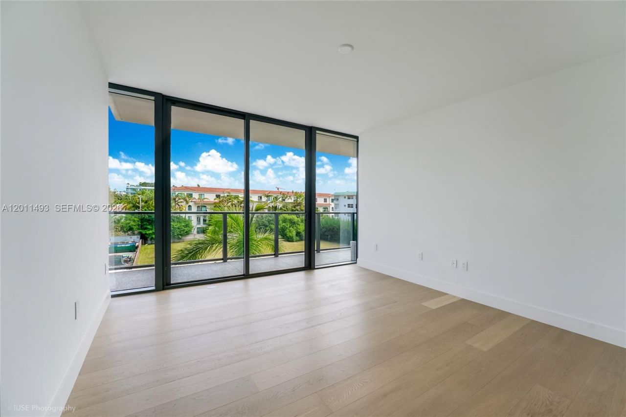 1177 Kane Concourse, Unit 405, Bay Harbor Islands, FL 33154 Photo