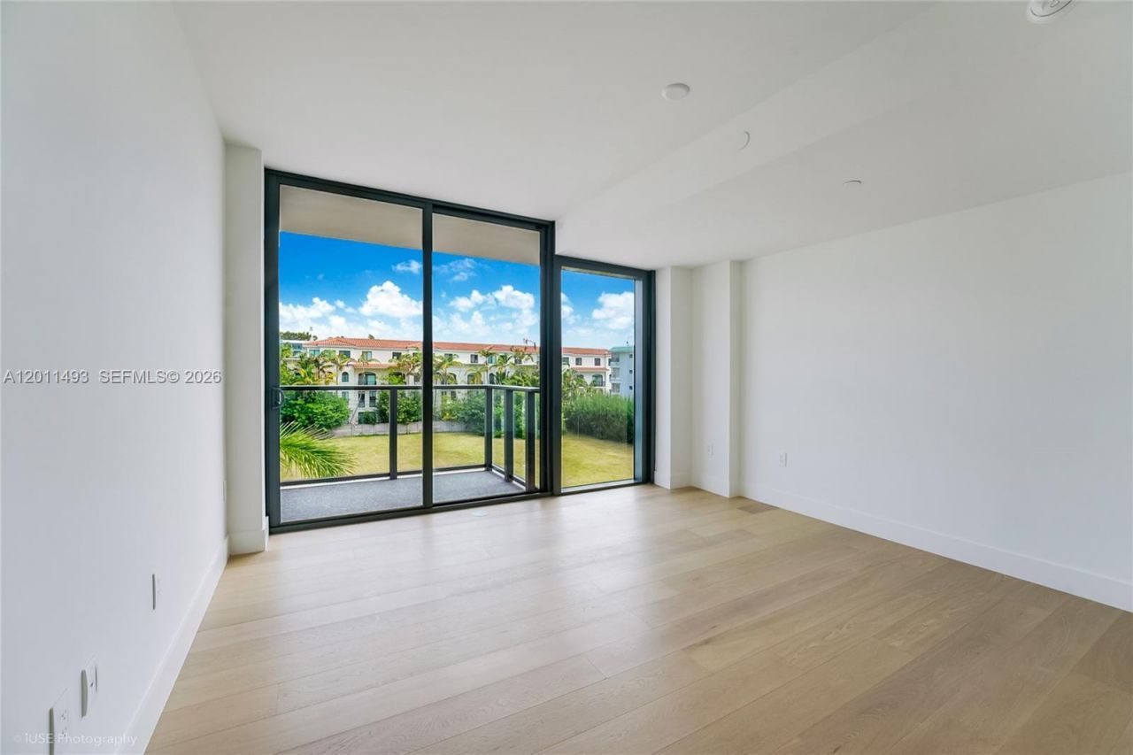 1177 Kane Concourse, Unit 405, Bay Harbor Islands, FL 33154 Photo