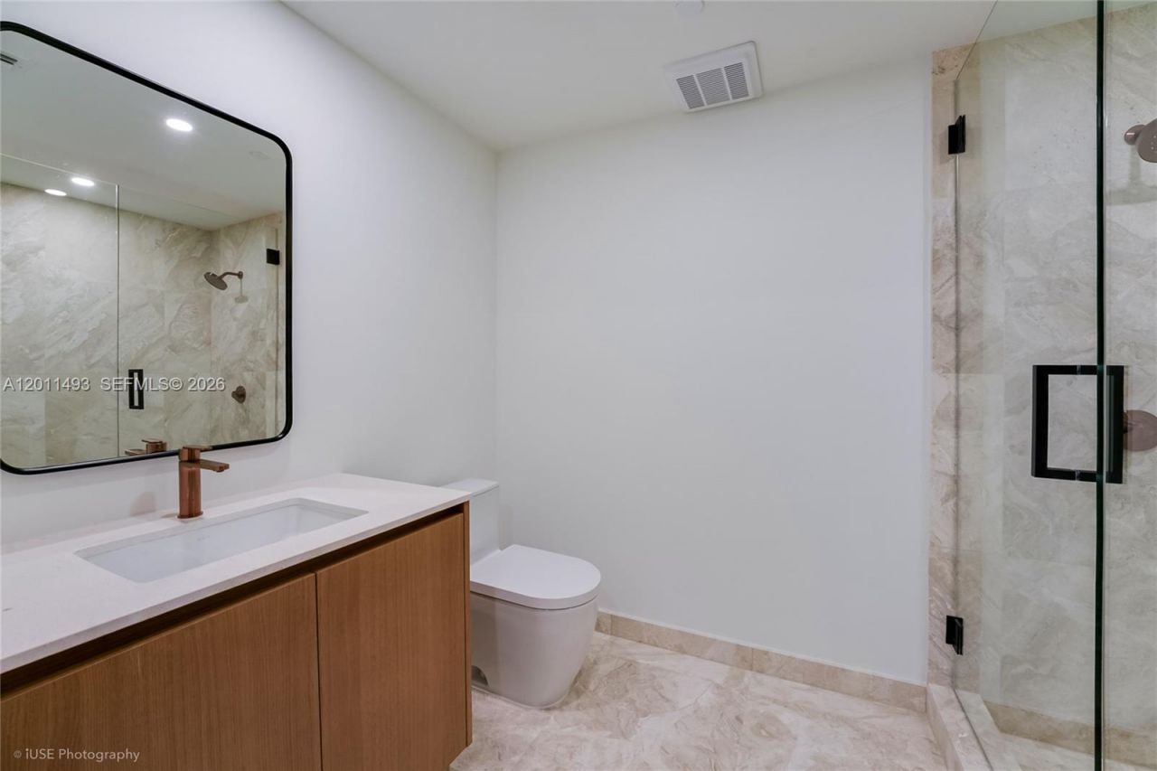 1177 Kane Concourse, Unit 405, Bay Harbor Islands, FL 33154 Photo
