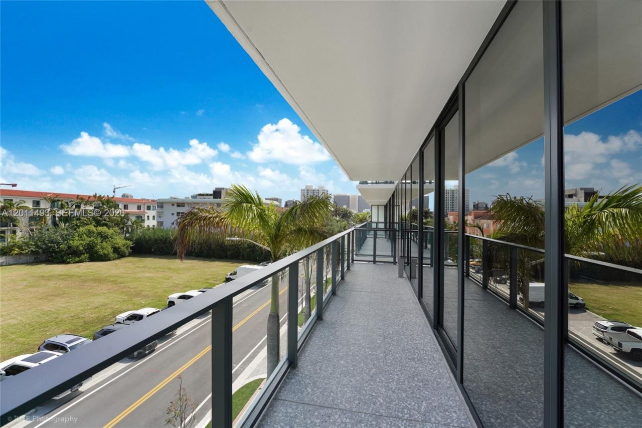 1177 Kane Concourse, Unit 405, Bay Harbor Islands, FL 33154 Photo