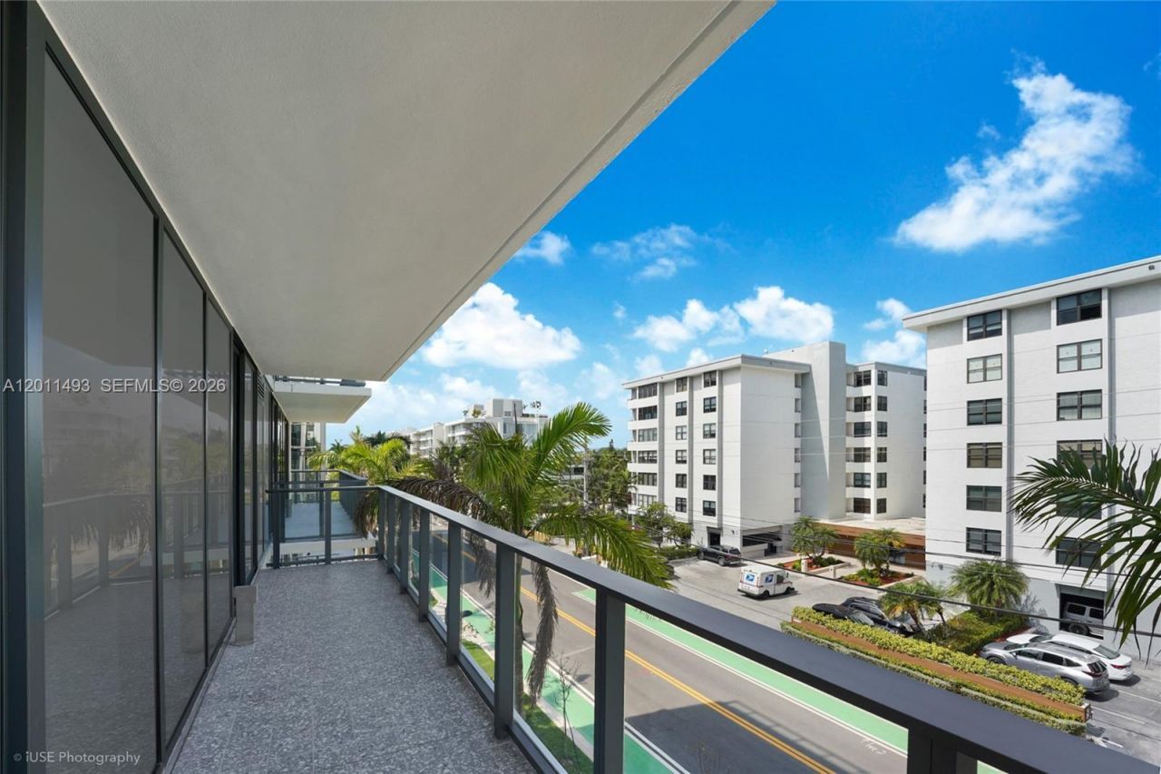 1177 Kane Concourse, Unit 405, Bay Harbor Islands, FL 33154 Photo