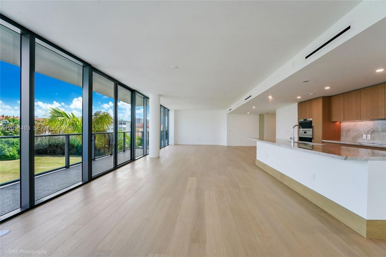 1177 Kane Concourse, Unit 405, Bay Harbor Islands, FL 33154 Photo