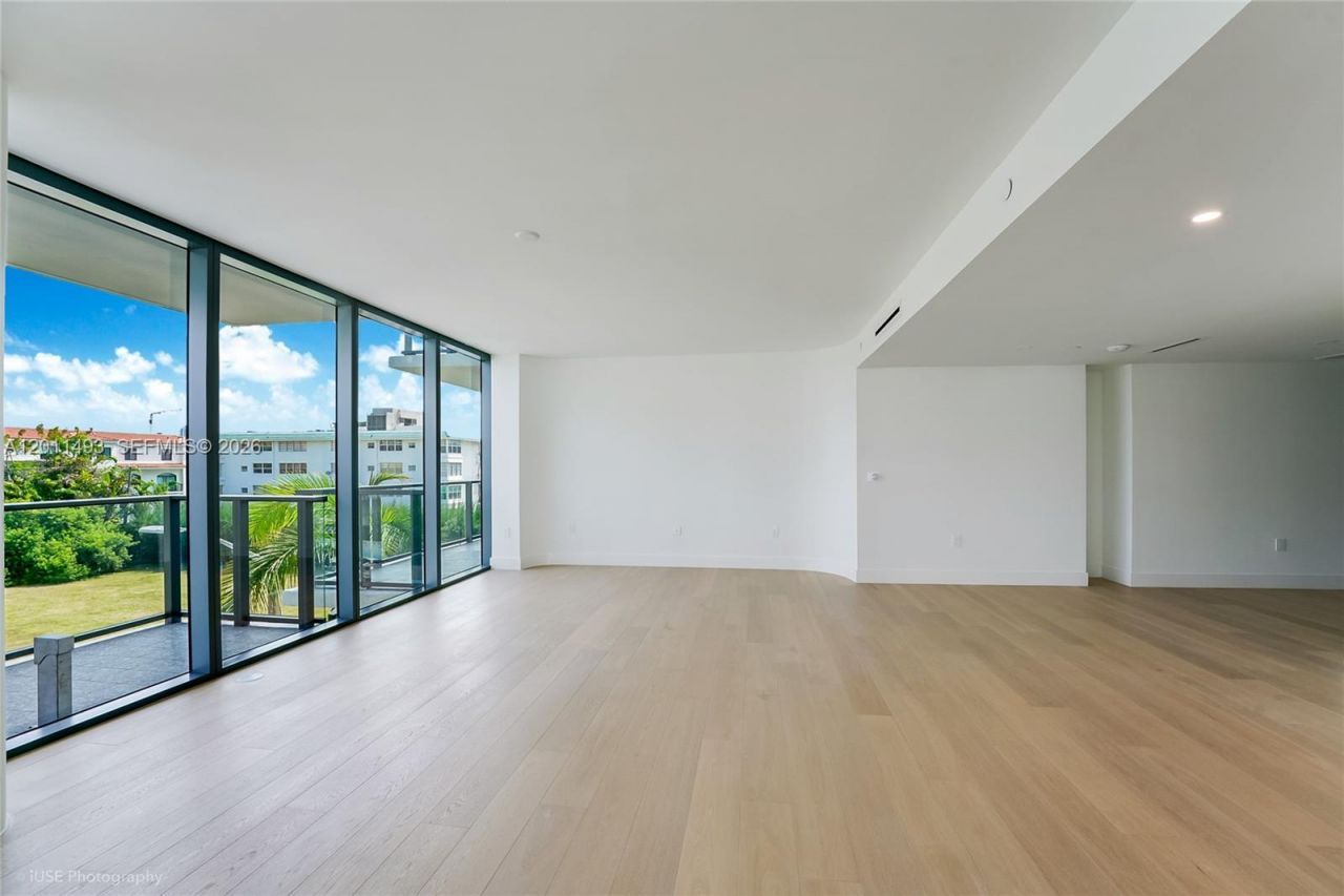 1177 Kane Concourse, Unit 405, Bay Harbor Islands, FL 33154 Photo