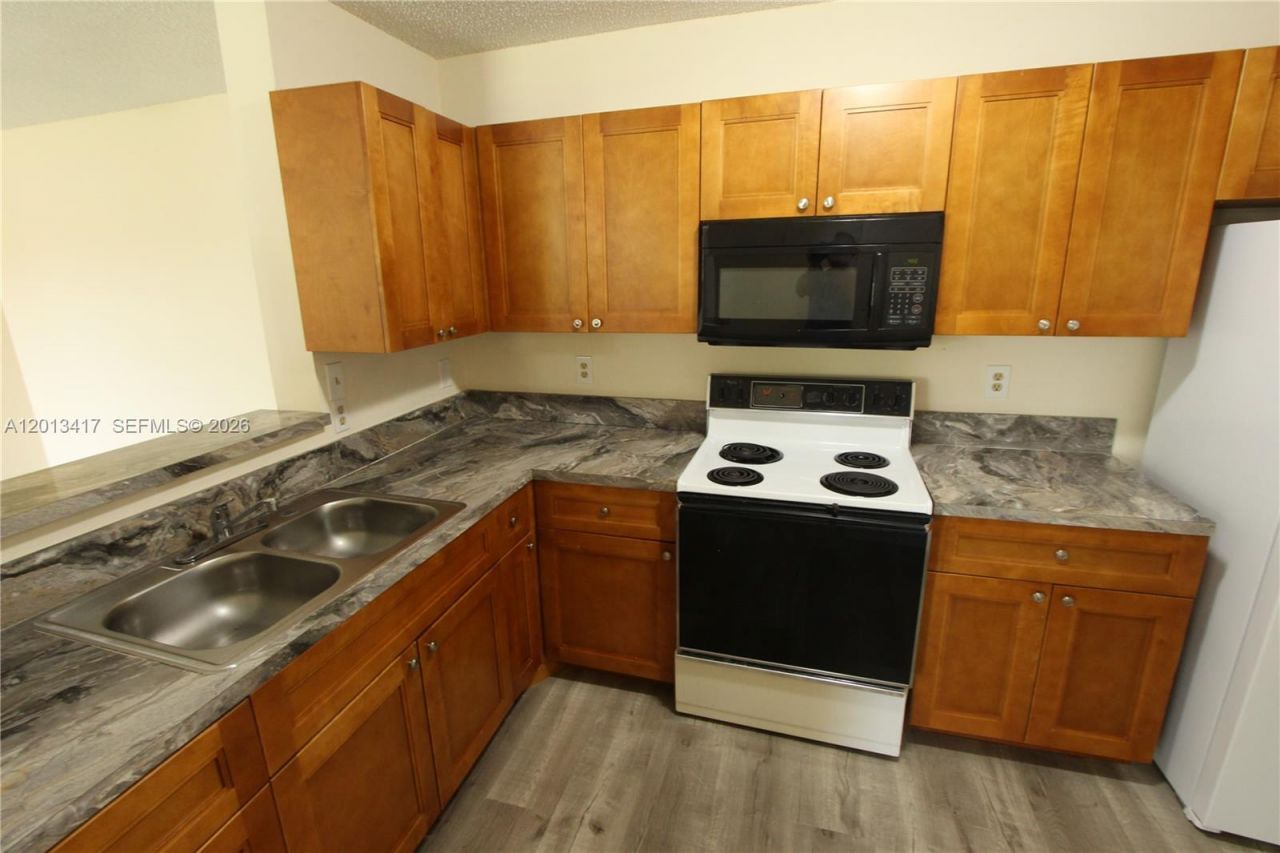 11211 W Atlantic Blvd, Unit 308, Coral Springs, FL 33071 Photo