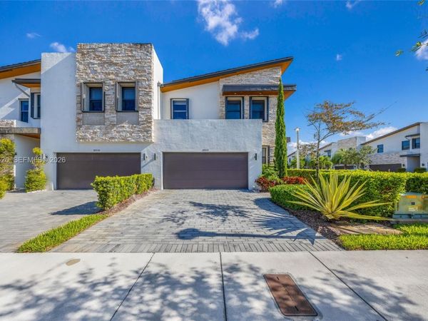 10515 NW 78th Ter , Doral, FL 33178