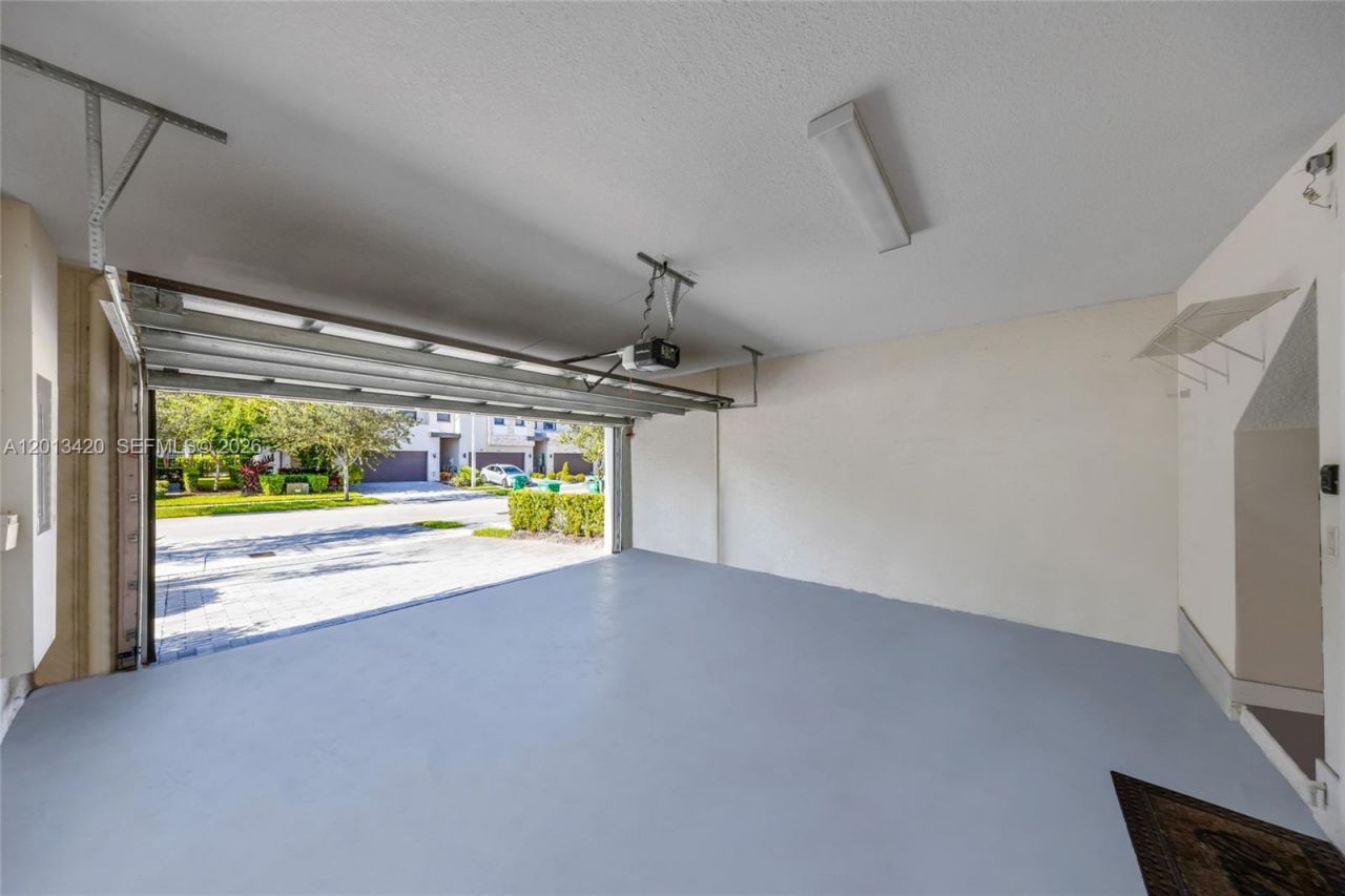 10515 NW 78th Ter, Doral, FL 33178 Photo