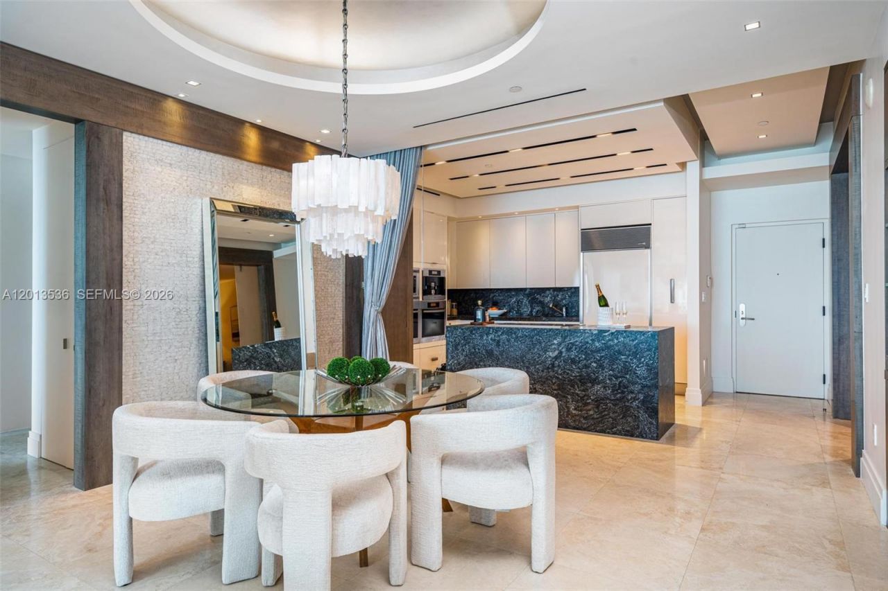 6799 Collins Ave, Unit 205, Miami Beach, FL 33141 Photo