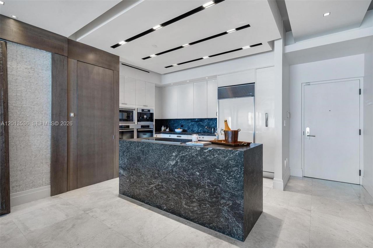 6799 Collins Ave, Unit 205, Miami Beach, FL 33141 Photo