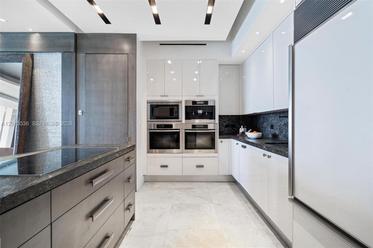 6799 Collins Ave, Unit 205, Miami Beach, FL 33141 Photo