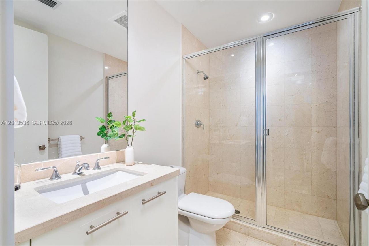 6799 Collins Ave , Unit 205, Miami Beach, FL 33141 Photo
