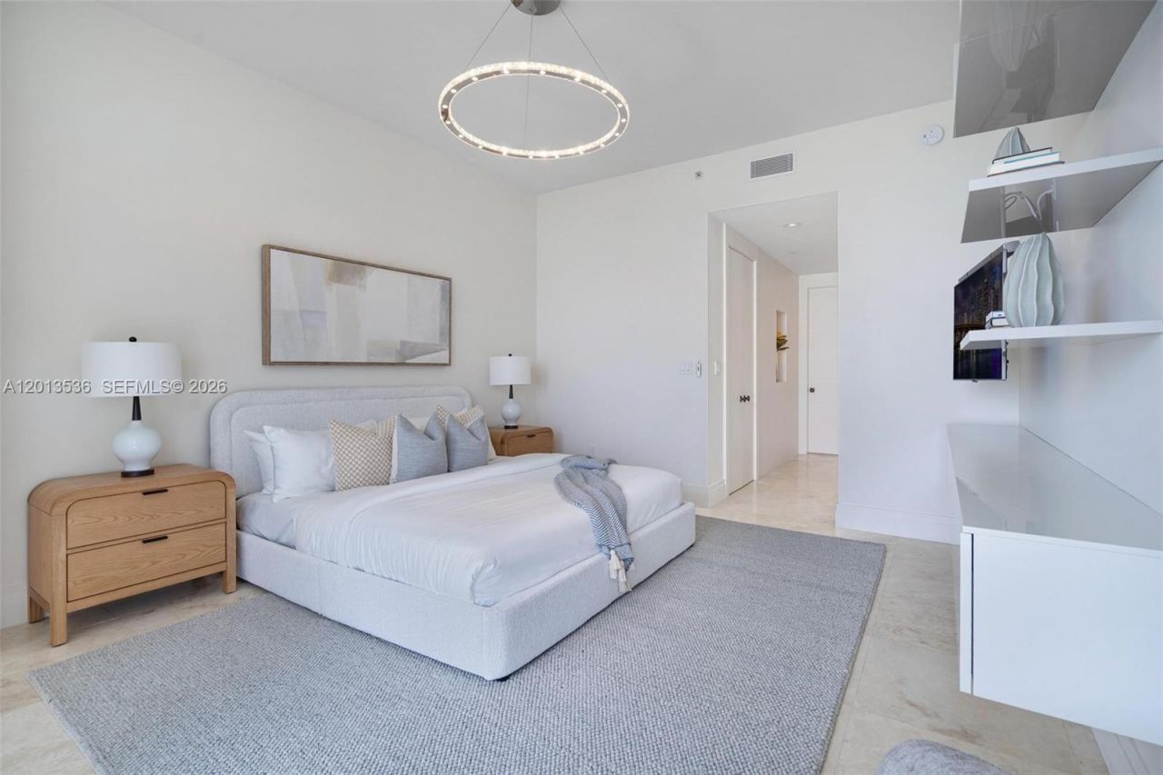 6799 Collins Ave, Unit 205, Miami Beach, FL 33141 Photo