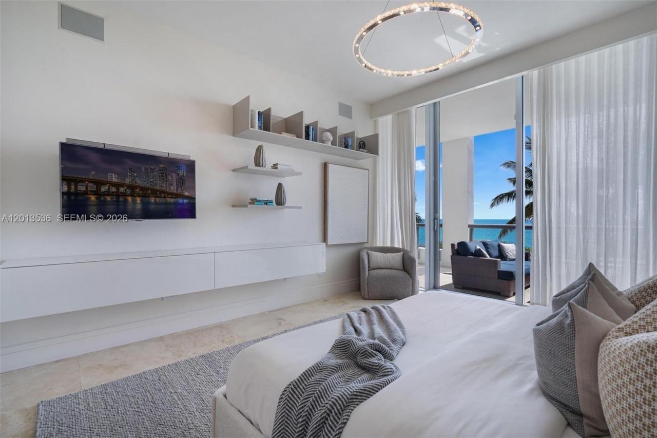 6799 Collins Ave, Unit 205, Miami Beach, FL 33141 Photo