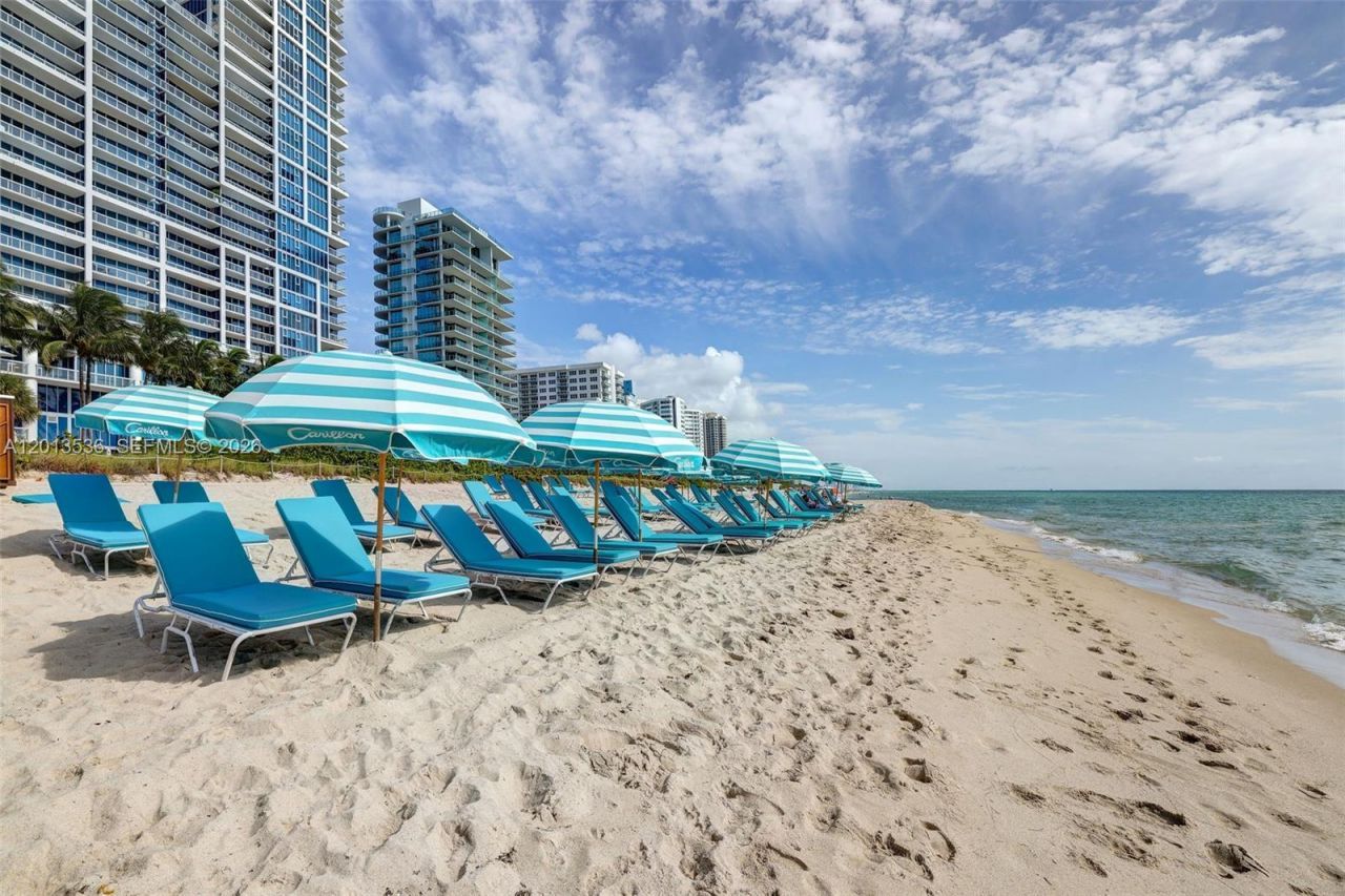 6799 Collins Ave, Unit 205, Miami Beach, FL 33141 Photo