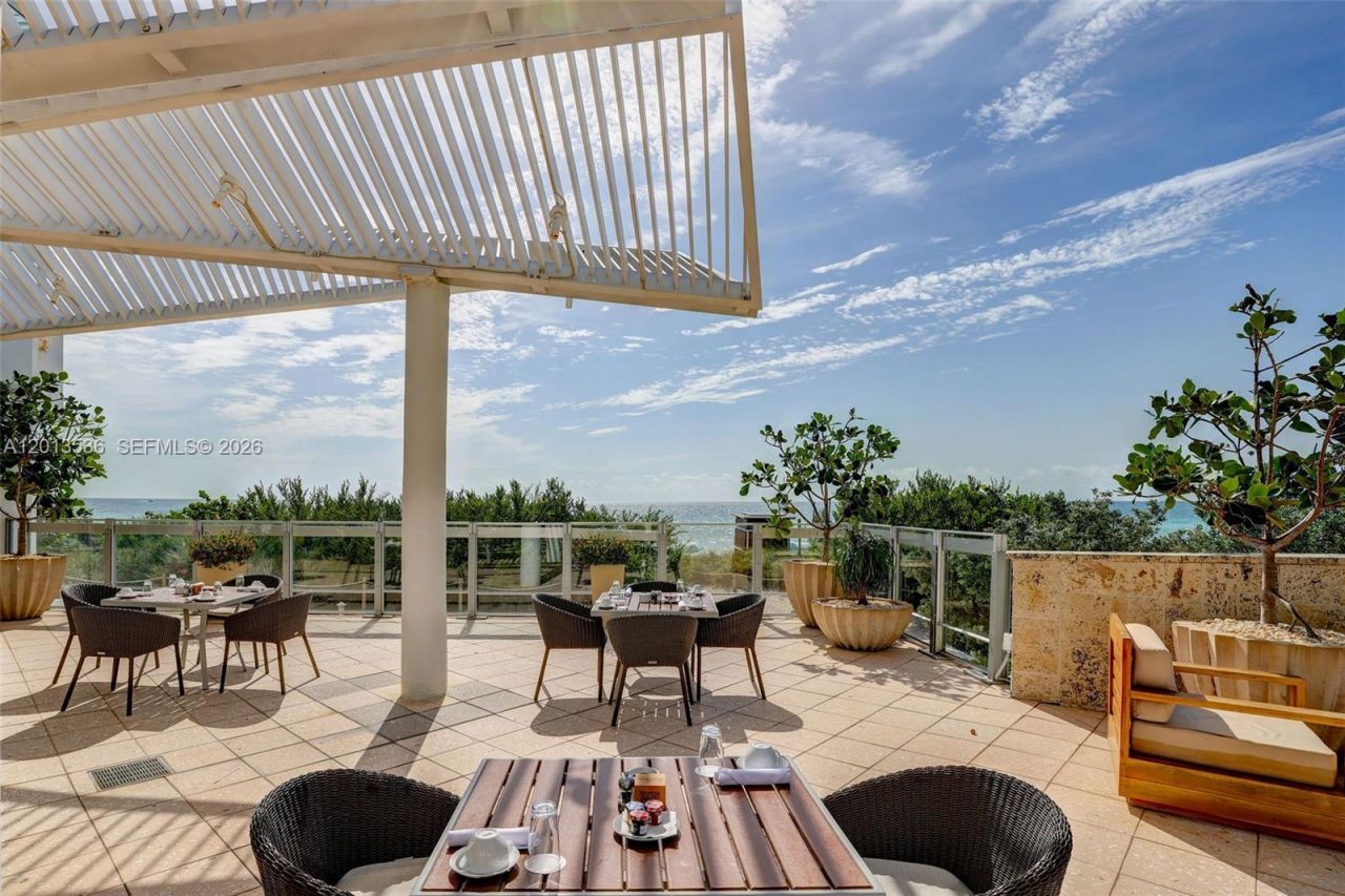 6799 Collins Ave, Unit 205, Miami Beach, FL 33141 Photo
