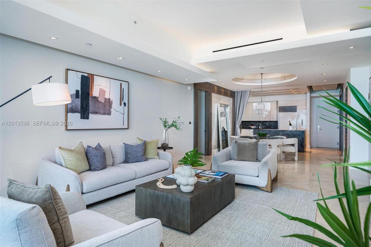 6799 Collins Ave, Unit 205, Miami Beach, FL 33141 Photo