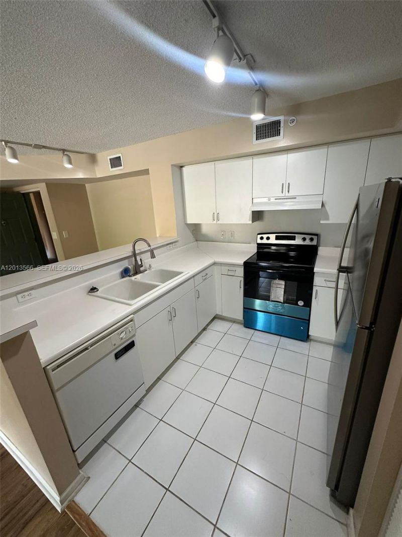 4828 N State Road 7, Unit 8205, Coconut Creek, FL 33073 Photo