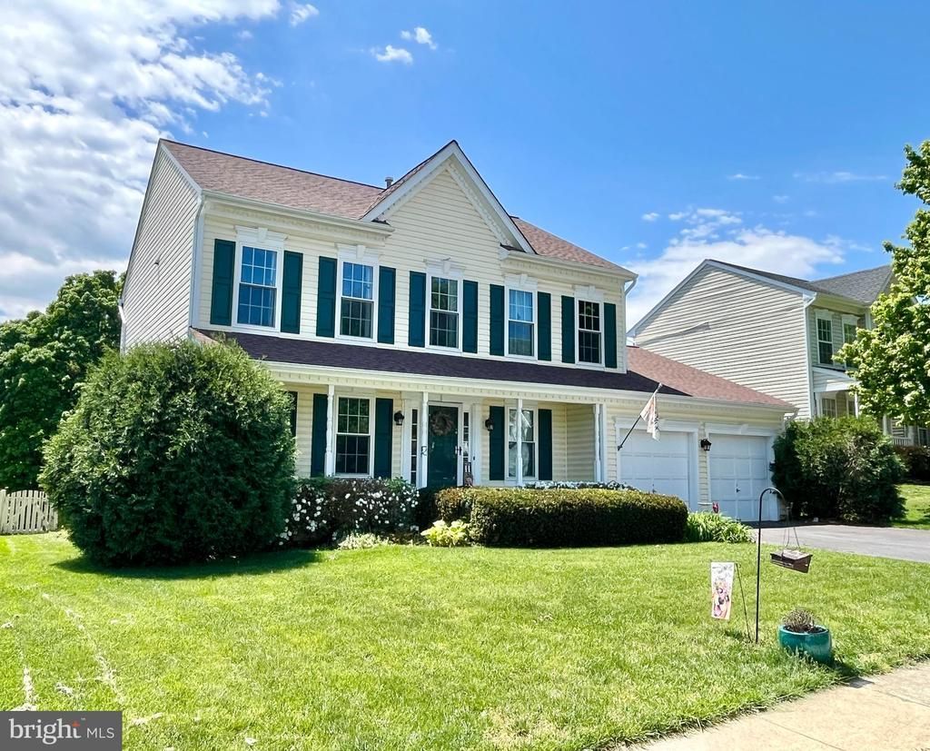 17285 Magic Mountain Drive, Round Hill, VA 20141 Main Photo