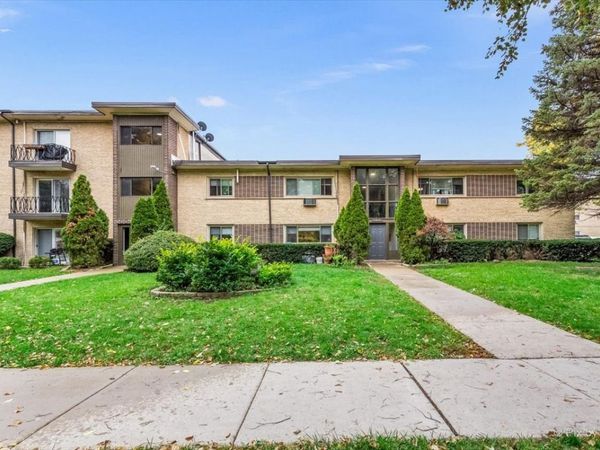 1080 N Wheeling Road , Unit 3B, Mount Prospect, IL 60056