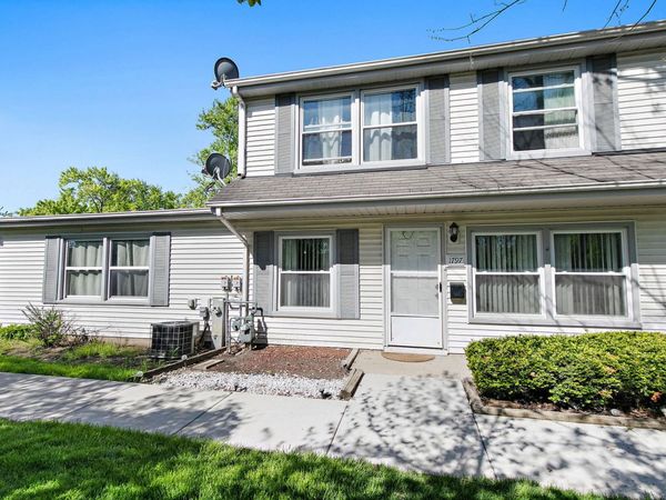 1797 Queensbury Circle, Hoffman Estates, IL 60169
