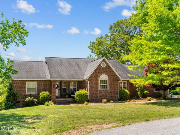 2415 N Pointe Cove Circle, Cookeville, TN 38506