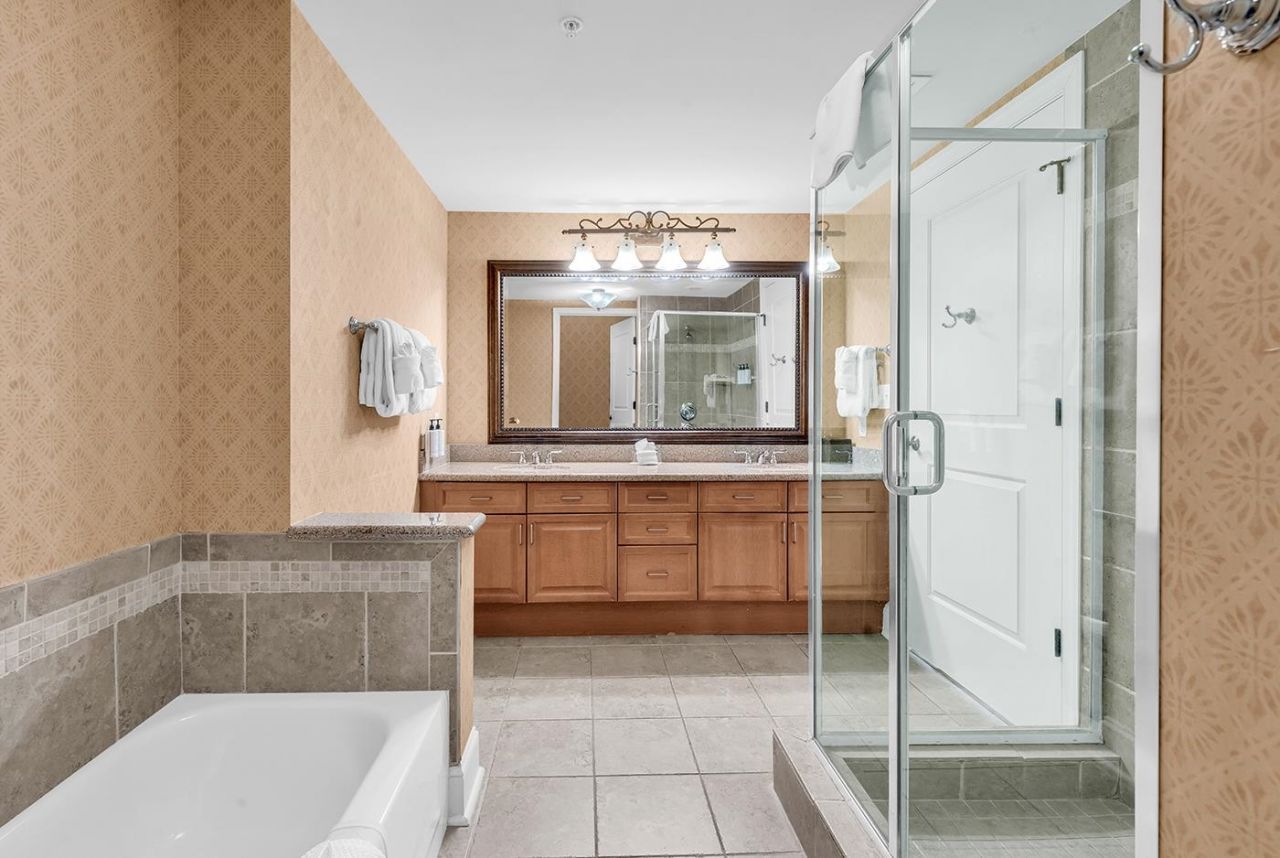8121 Amalfi Pl. Photo 15