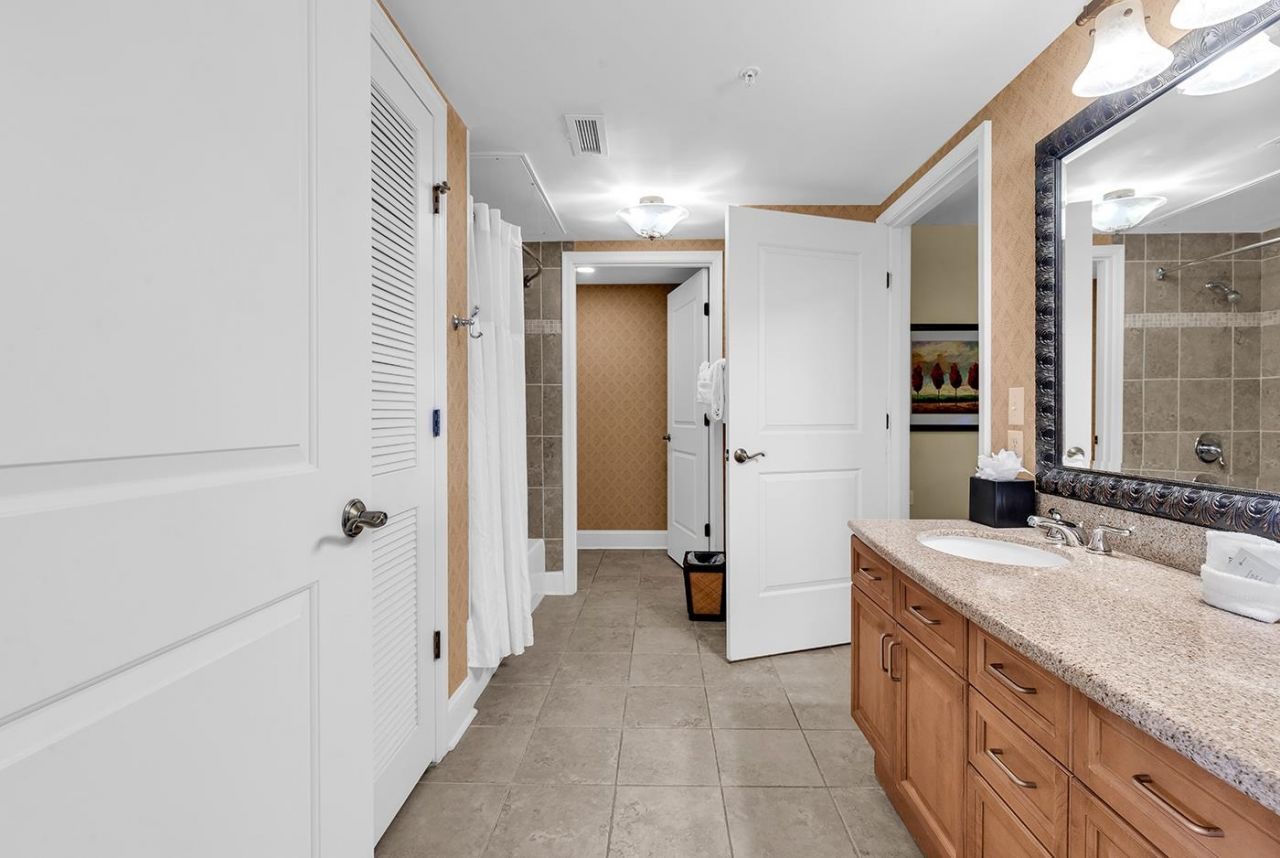 8121 Amalfi Pl. Photo 16