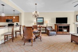 8121 Amalfi Pl. photo 4