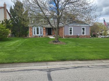 2760 Winter Park Road, Rochester Hills, MI 48309
