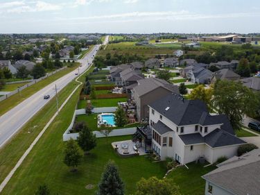 7823 N 156th Avenue , Bennington, NE 68007