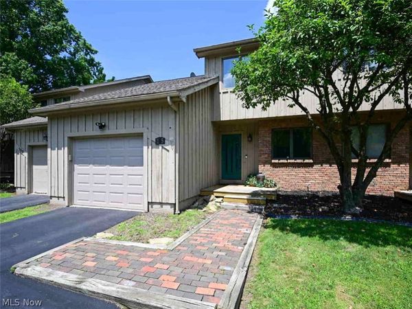 105 Topaz Trail, Cortland, OH 44410