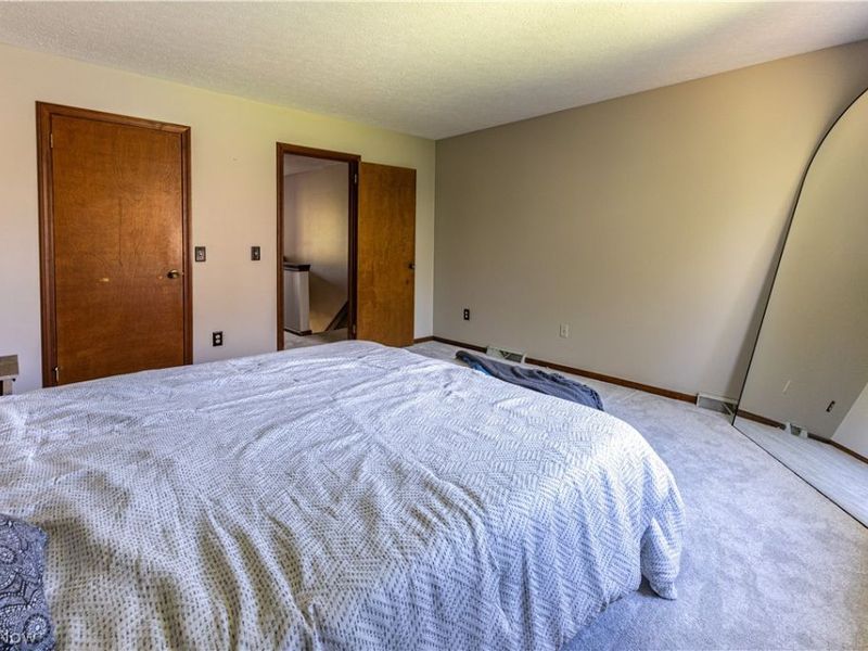 105 Topaz Trail, Cortland, OH 44410 Photo 9
