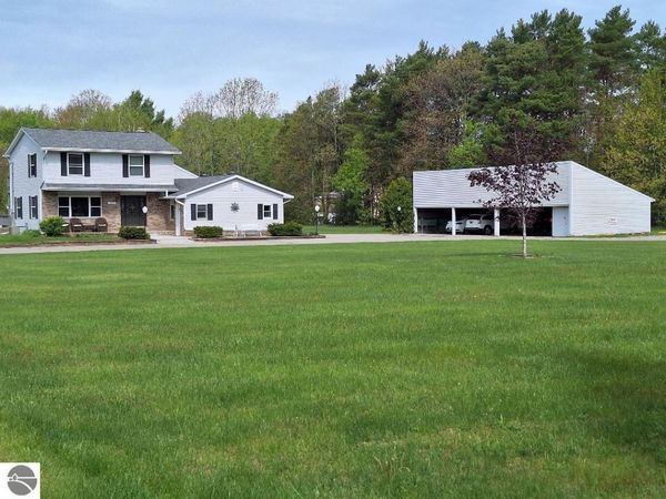 9270 M-37 S, Buckley, MI 49620