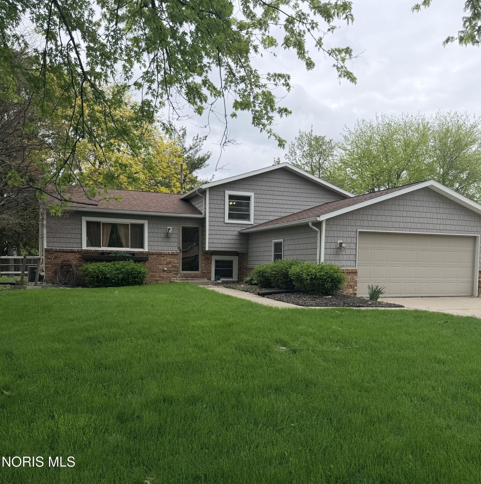 249 Birchdale Road, Perrysburg, OH 43551 Main Photo