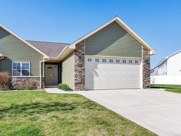 2206 BLUE STEM LANE, De Pere, WI 54115
